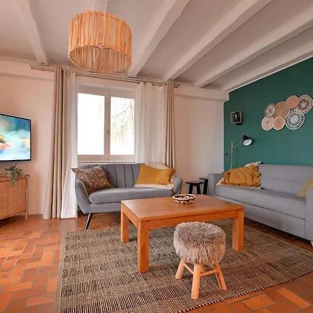 A L'oree Du Bois Apartment