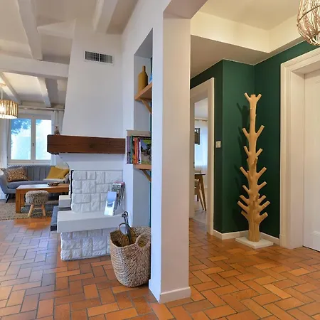 A L'oree Du Bois Labaroche