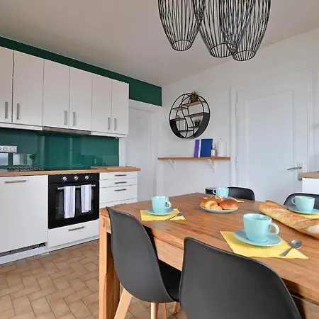 A L'oree Du Bois * לבארוש