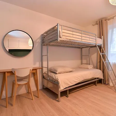 A L'oree Du Bois * לבארוש