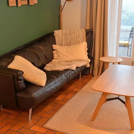 A L'oree Du Bois Apartment