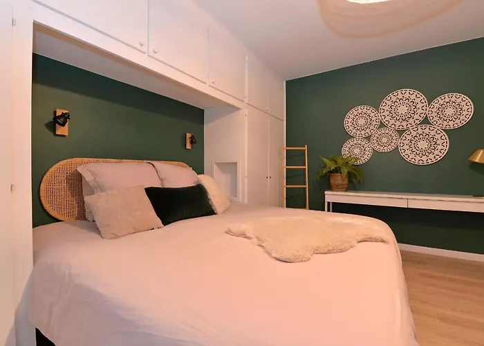 A L'oree Du Bois Apartment *