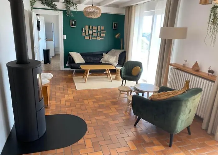 A L'oree Du Bois Labaroche